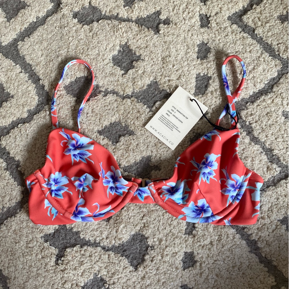 Acacia top